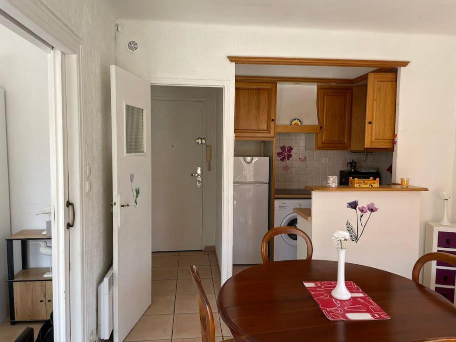 Studio A Sanary-Sur-Mer Avec Balcon A 200M Du Port Exterior photo